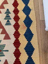 Load image into Gallery viewer, Vintage Kilim Flat Weave Rug
