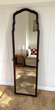 Load image into Gallery viewer, Mahogany Antique Queen Anne
