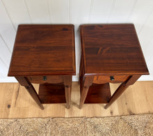 Load image into Gallery viewer, A pair of mahogany scalloped bedside tables
