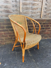 Load image into Gallery viewer, A lovely vintage set of Italian Angraves dining chairs and table
